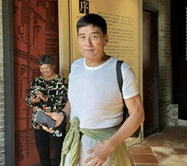 68歲港星定居內地月賺18萬