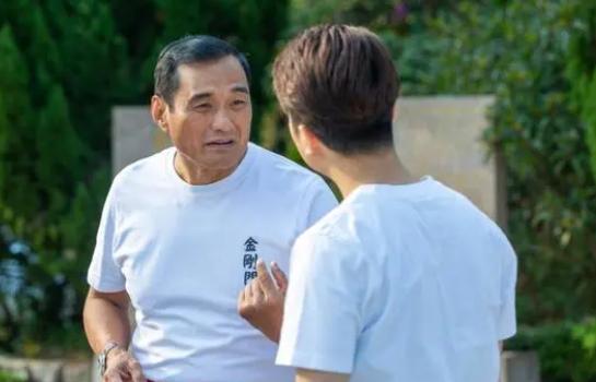 68歲港星定居內地月賺18萬