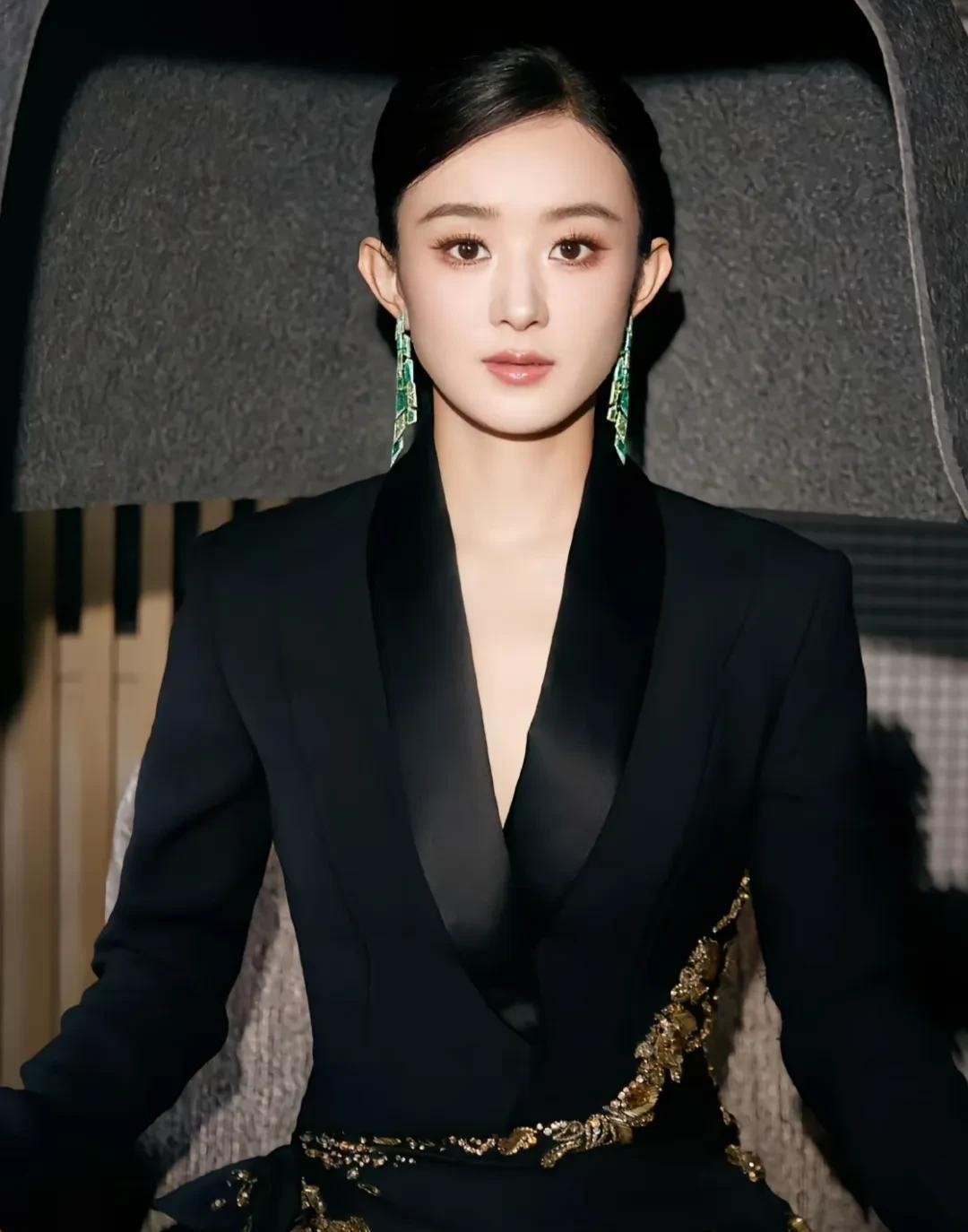 趙麗穎紅毯造型被嘲太土像微商