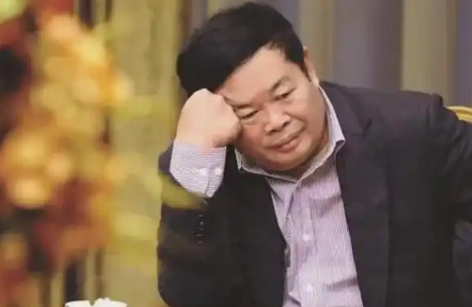 同樣都是富豪衣錦還鄉,劉強東和曹德旺有什么區別?