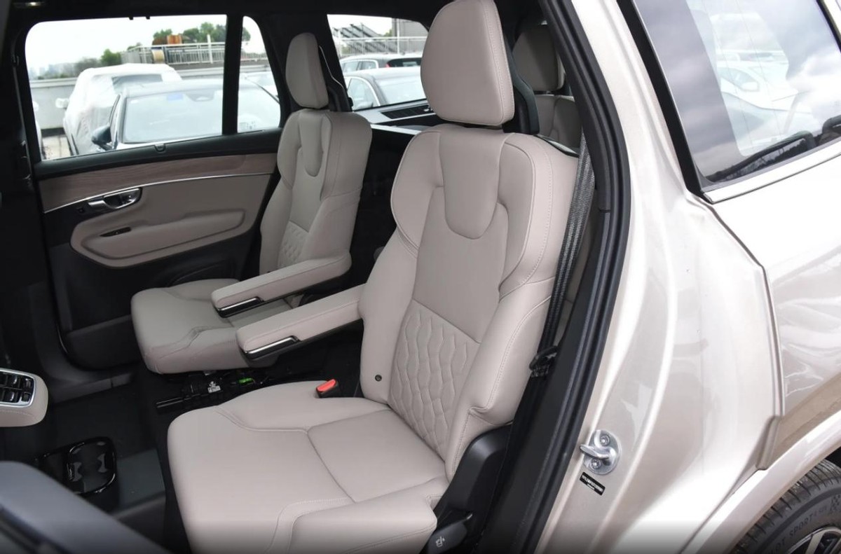 沃爾沃全新XC90,懸掛座椅改進(jìn),外觀內(nèi)飾煥然一新