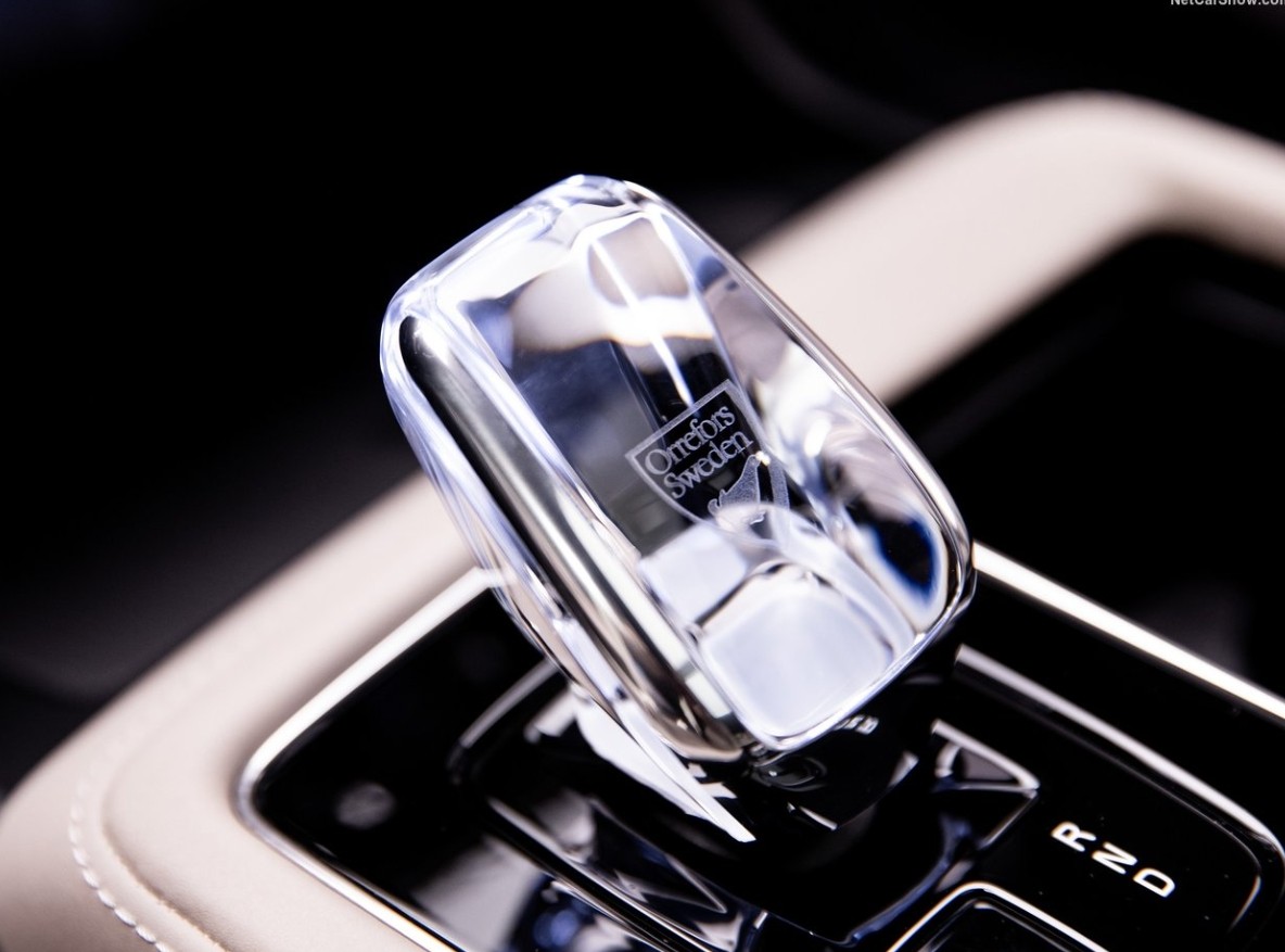 沃爾沃全新XC90,懸掛座椅改進(jìn),外觀內(nèi)飾煥然一新
