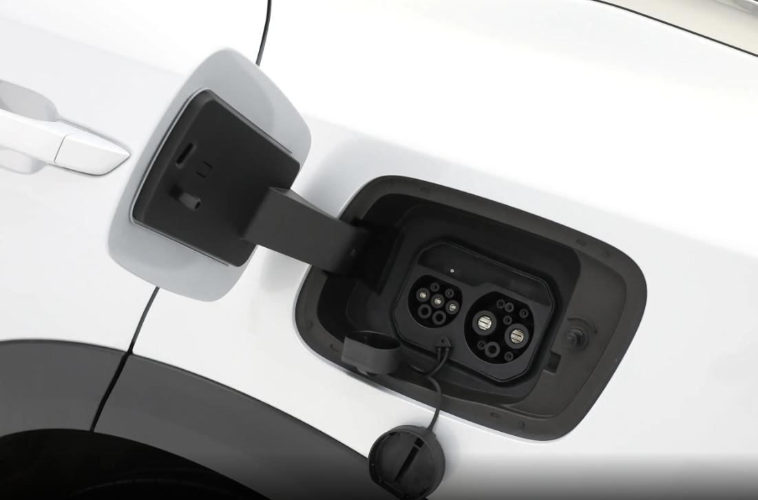 試駕五菱星光S EV,軸距2米8配靈眸智駕,10萬(wàn)級(jí)家用SUV出行新選擇