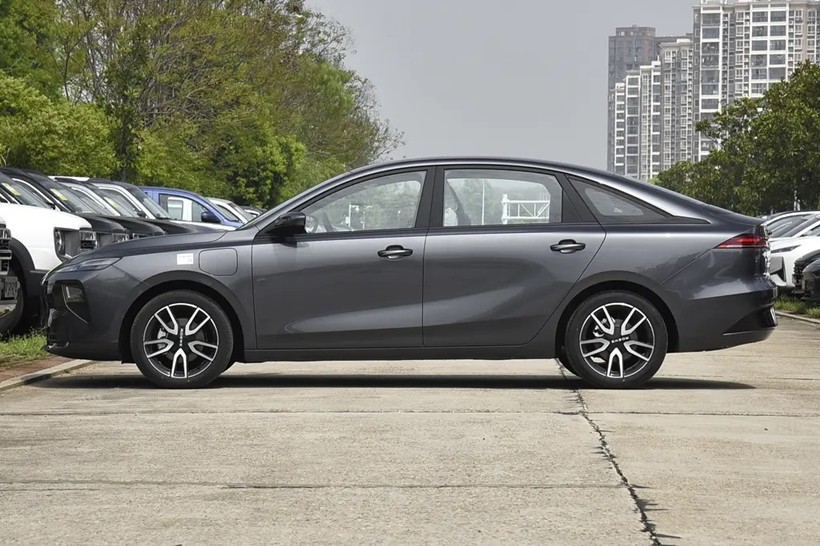 “國家隊”再出手!全新純電轎車,軸距超秦PLUS EV,每公里3分錢