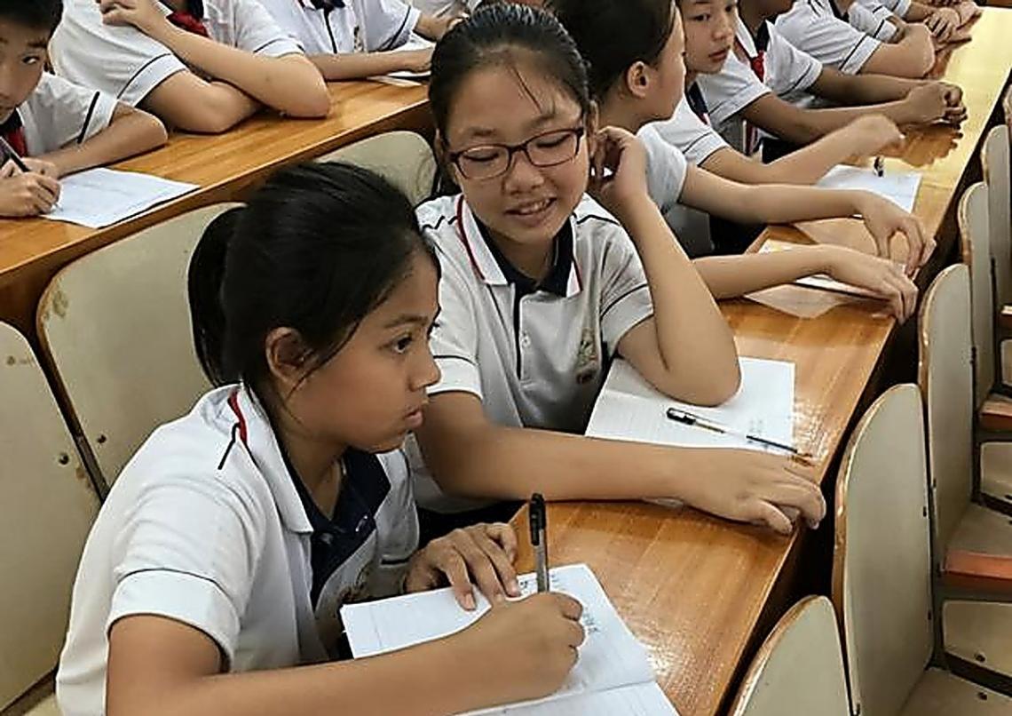 初中男生自以為“很帥”的行為,在老師眼里卻很幼稚,女生也反感