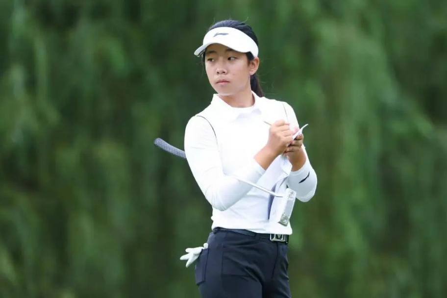 劉國梁女兒閃耀美國賽場(chǎng)!15歲獲高爾夫冠軍,能否續(xù)寫父親傳奇?